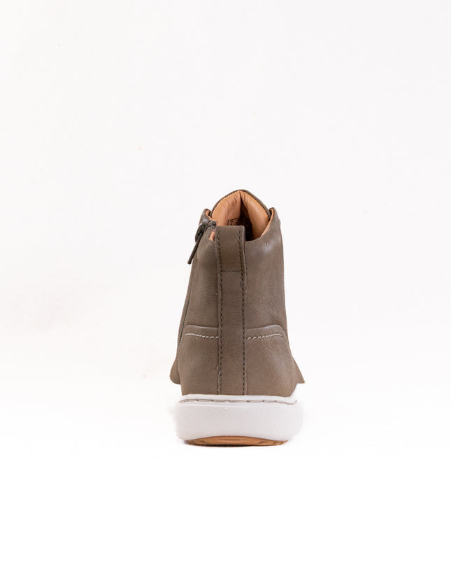 Clarks Nalle Vine Boot (Women's) - Dark Olive Leather