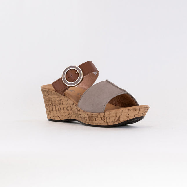 Naot Breezy (Women's) - Stone Nubuck/Caramel