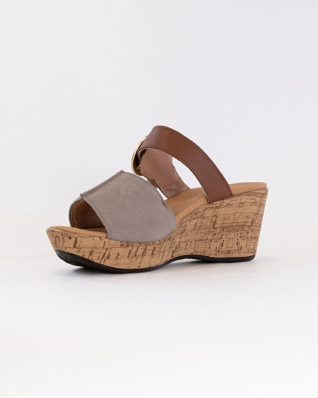 Naot Breezy (Women's) - Stone Nubuck/Caramel