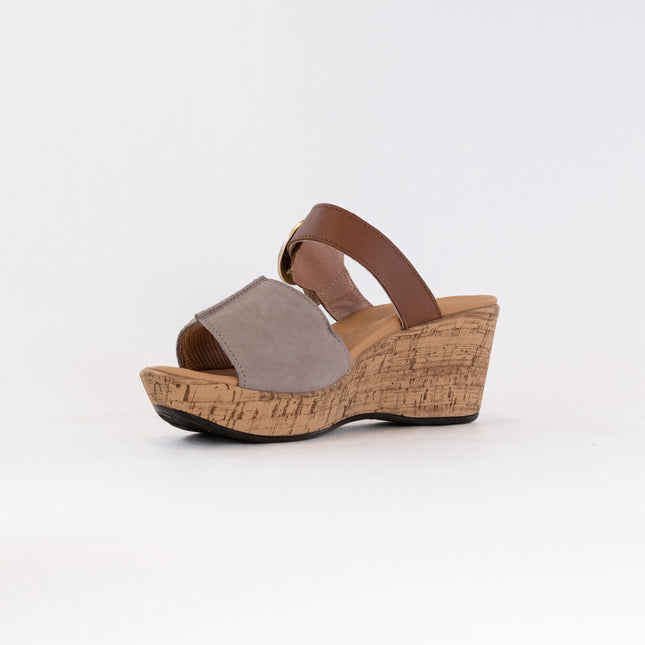 Naot Breezy (Women's) - Stone Nubuck/Caramel