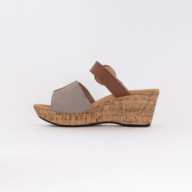 Naot Breezy (Women's) - Stone Nubuck/Caramel