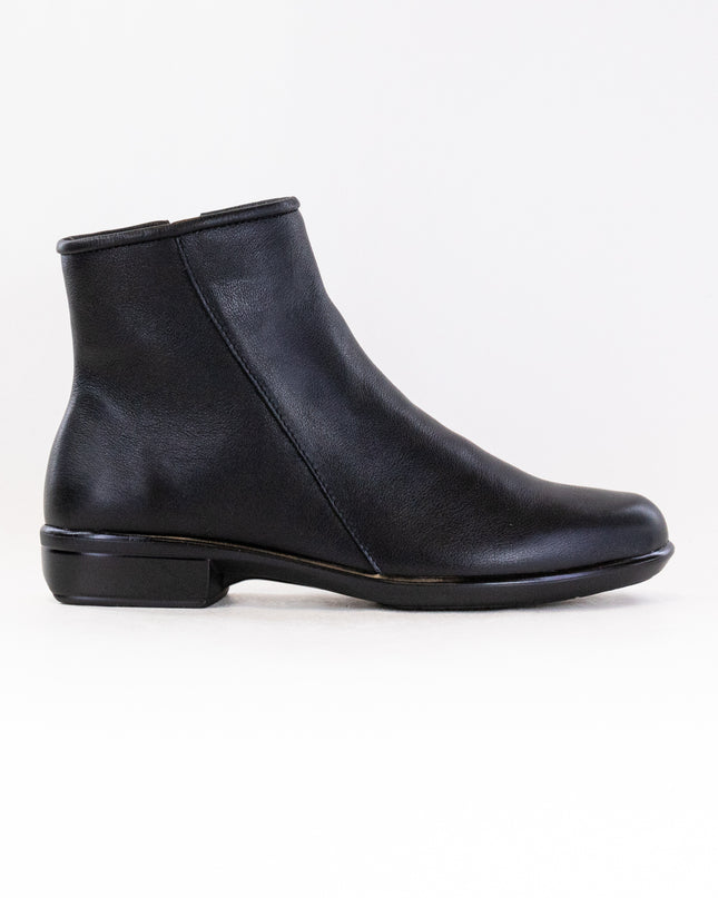 Naot Norther (Women's) - Black Leather