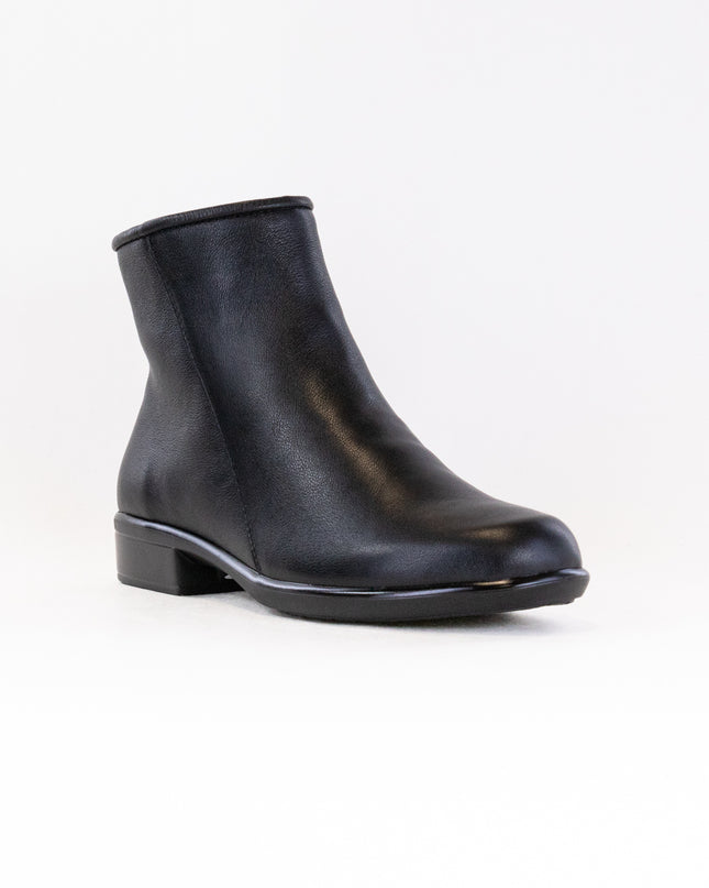 Naot Norther (Women's) - Black Leather