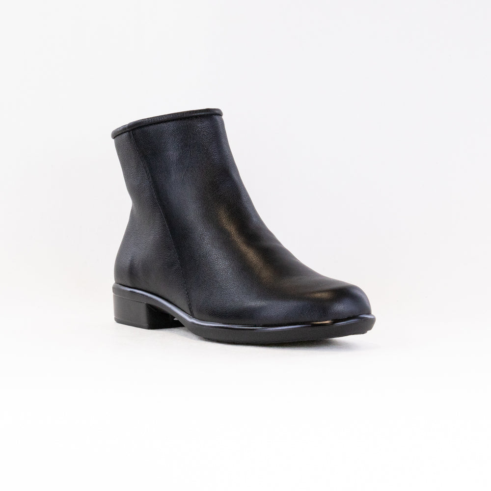 Naot Norther (Women's) - Black Leather