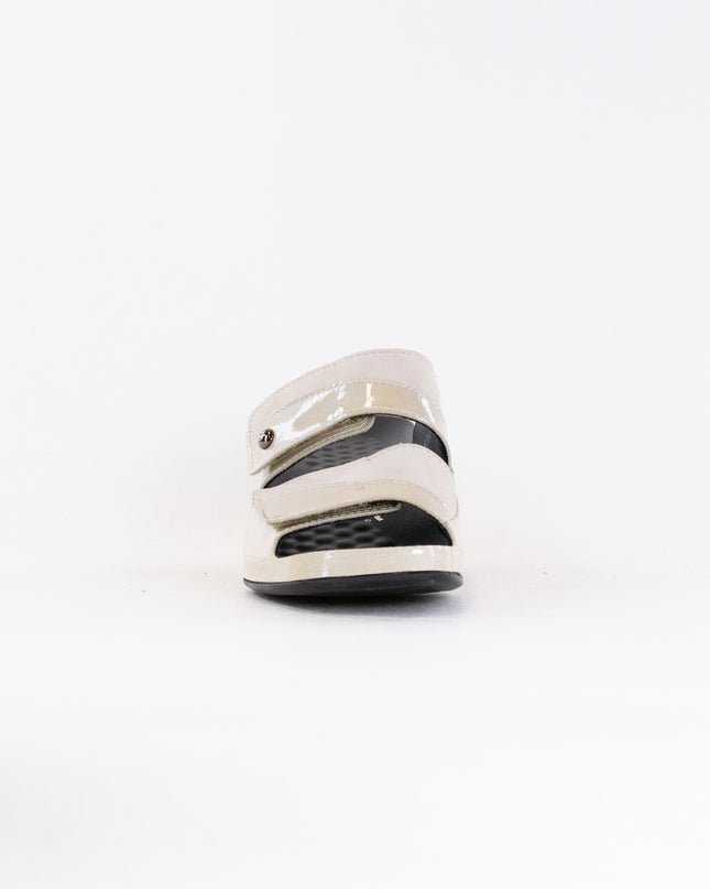 Vital Joy Mule Sandal (Women's) - Apache Creme Nubuck/Patent Leather