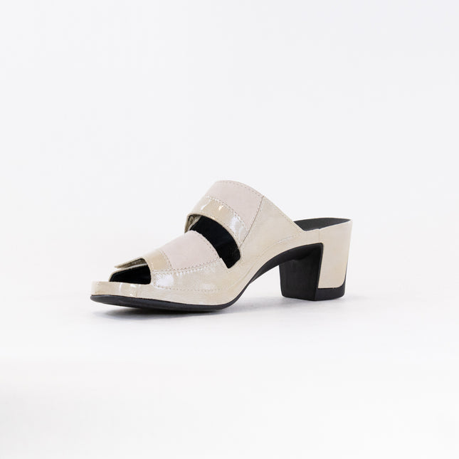 Vital Joy Mule Sandal (Women's) - Apache Creme Nubuck/Patent Leather