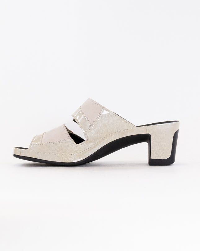 Vital Joy Mule Sandal (Women's) - Apache Creme Nubuck/Patent Leather