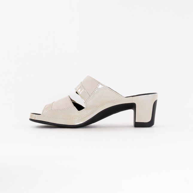 Vital Joy Mule Sandal (Women's) - Apache Creme Nubuck/Patent Leather