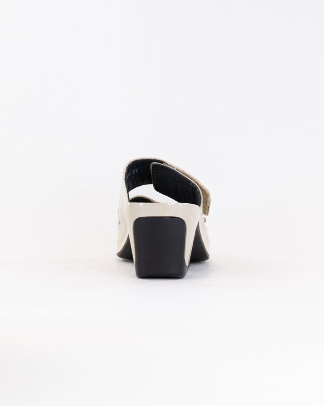 Vital Joy Mule Sandal (Women's) - Apache Creme Nubuck/Patent Leather
