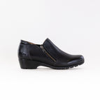 6 / BLACK