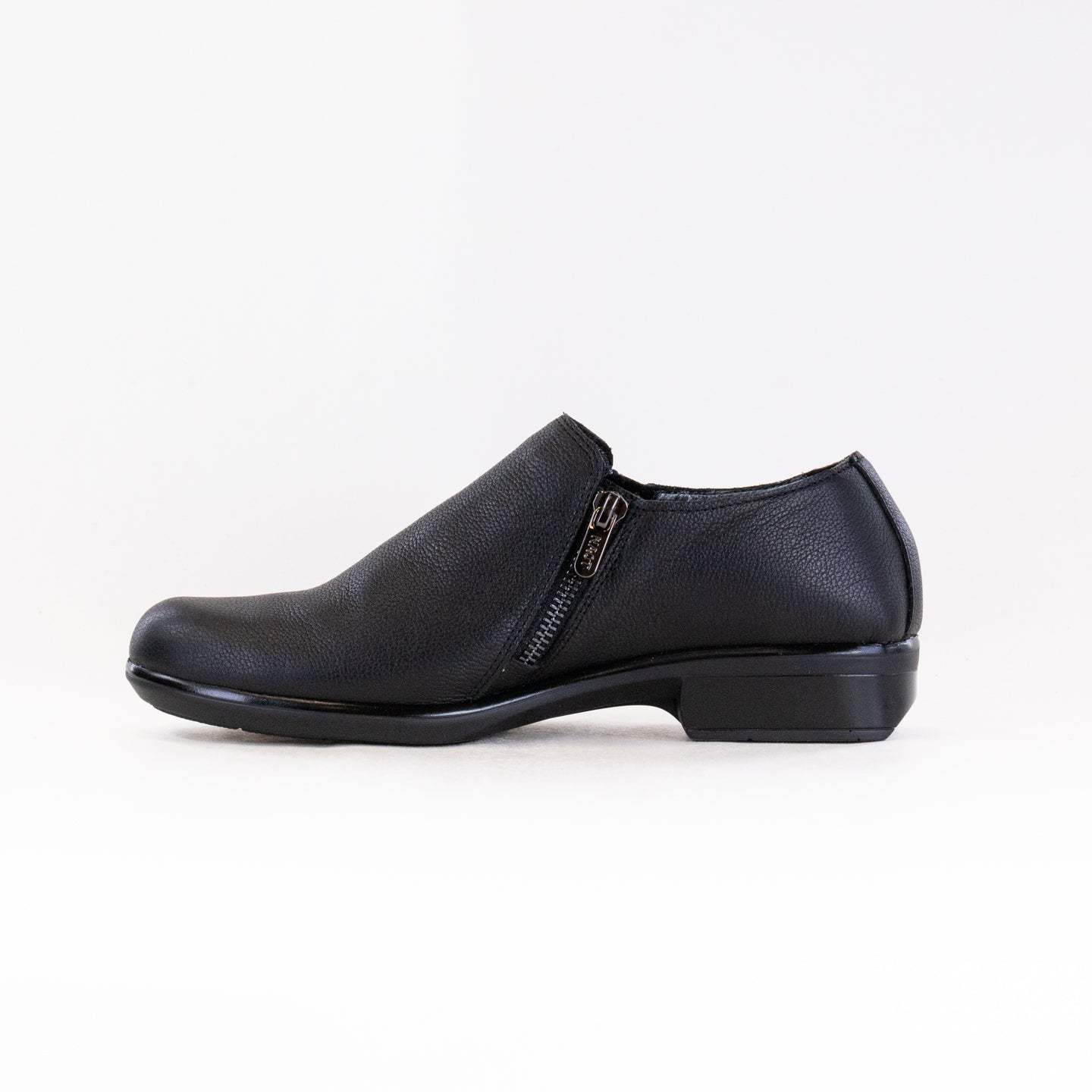 Naot Autan (Women's) - Black Soft Leather