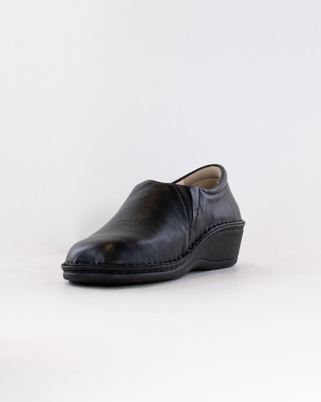 Finn Comfort Newport (Women's) - Black Leather