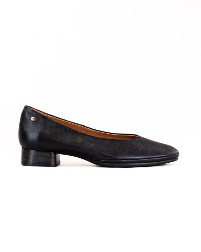 Pikolinos Ubeda HAW2N-5627 (Women's) - Black Leather