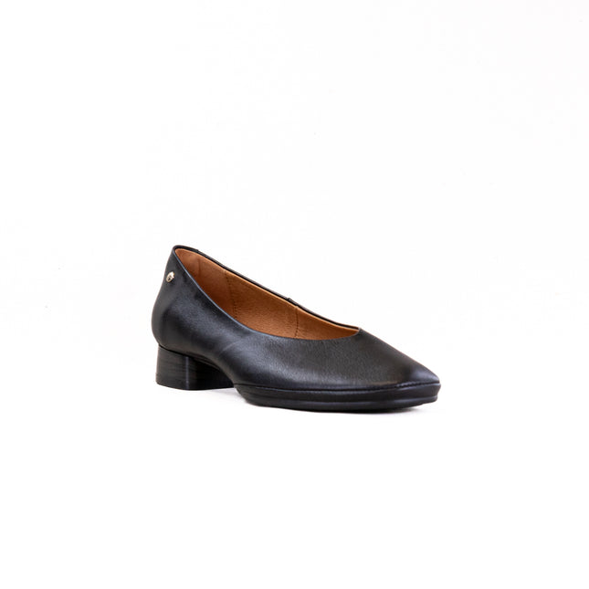 Pikolinos Ubeda HAW2N-5627 (Women's) - Black Leather