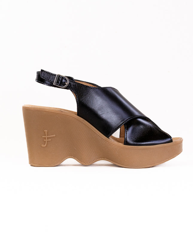 Famolare Cross Your Heart (Women's) - Coal Leather