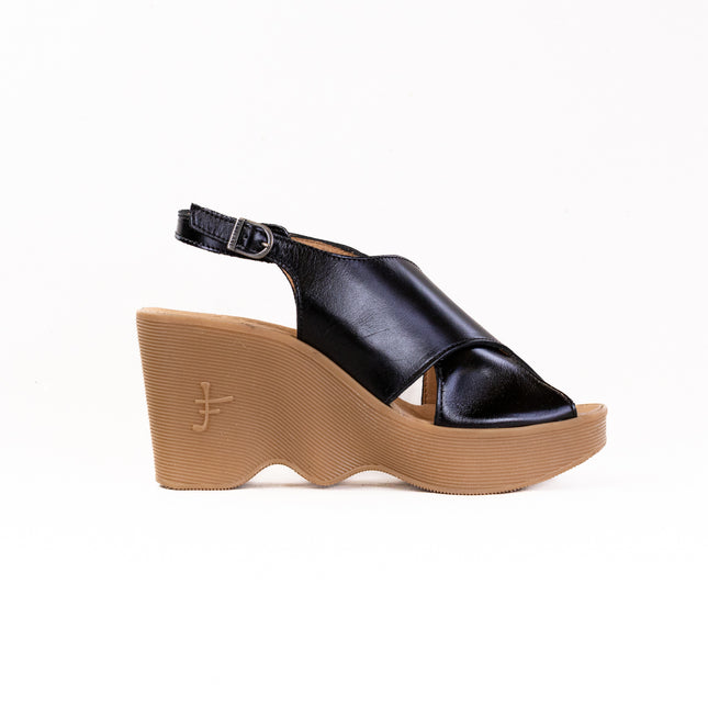 Famolare Cross Your Heart (Women's) - Coal Leather