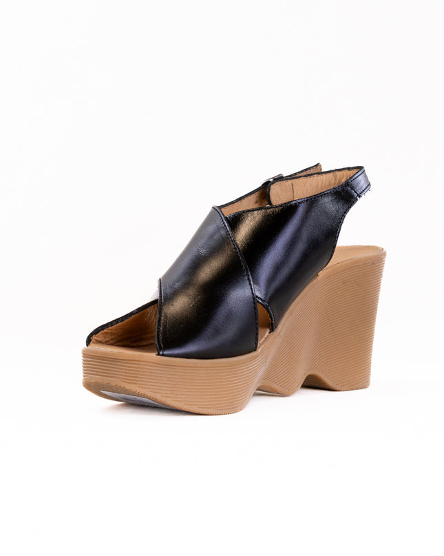 Famolare Cross Your Heart (Women's) - Coal Leather