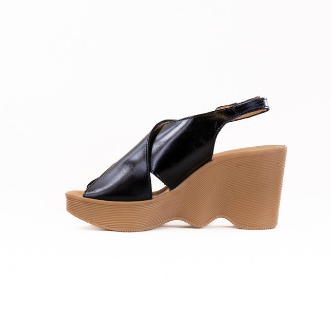 Famolare Cross Your Heart (Women's) - Coal Leather