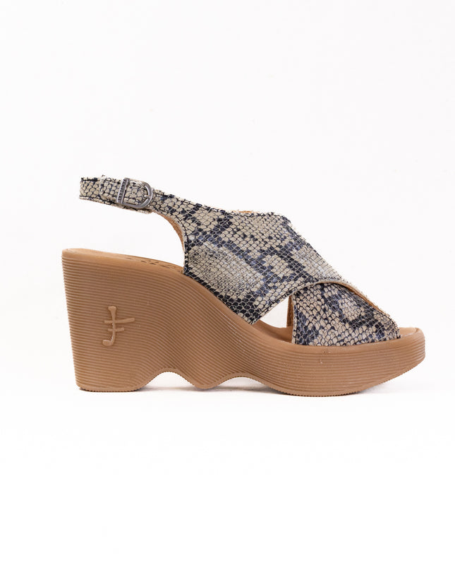 Famolare Cross Your Heart (Women's) - Serpent Leather