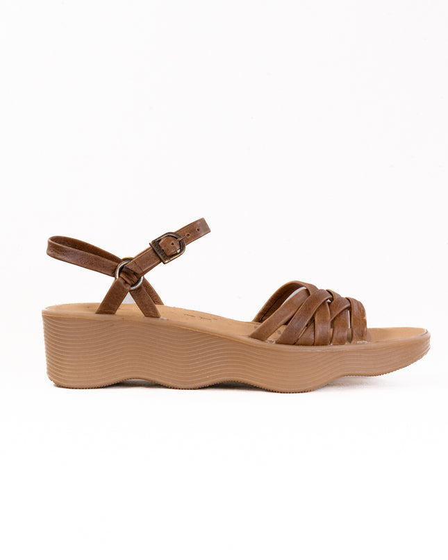 Famolare Strappy Camper (Women's) - Earth Leather