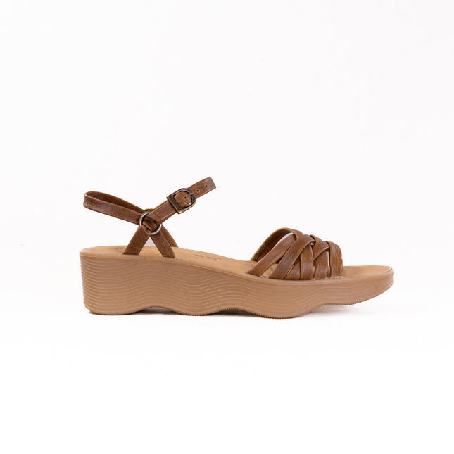 Famolare Strappy Camper (Women's) - Earth Leather