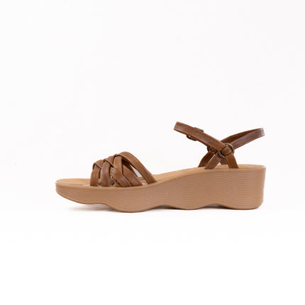 Famolare Strappy Camper (Women's) - Earth Leather