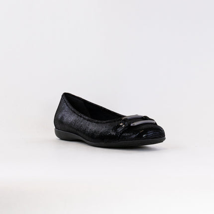 Trotters Sizzle Signature Flat (Women's) - Black Patent Suede