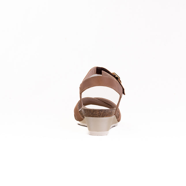 Naot Throne (Women's) - Latte Brown Leather