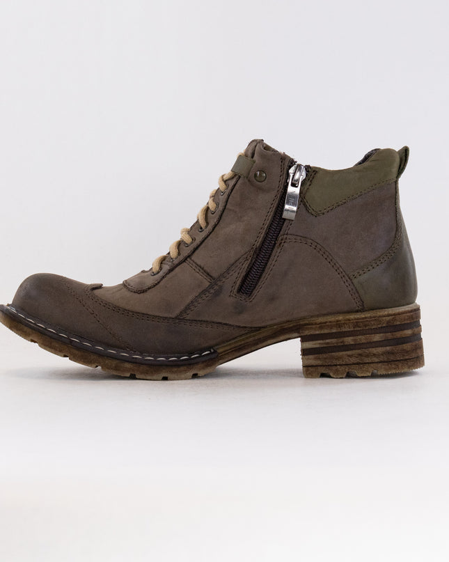 V-Italia 1162 Giovanne (Women's) - Brown