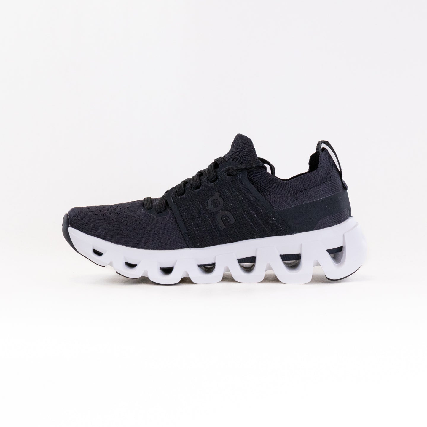 On Cloudswift 4 (Women's) - Black/White