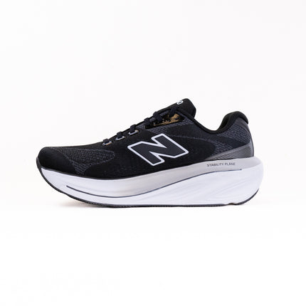 New Balance 860V15 (Women's) - Black/White