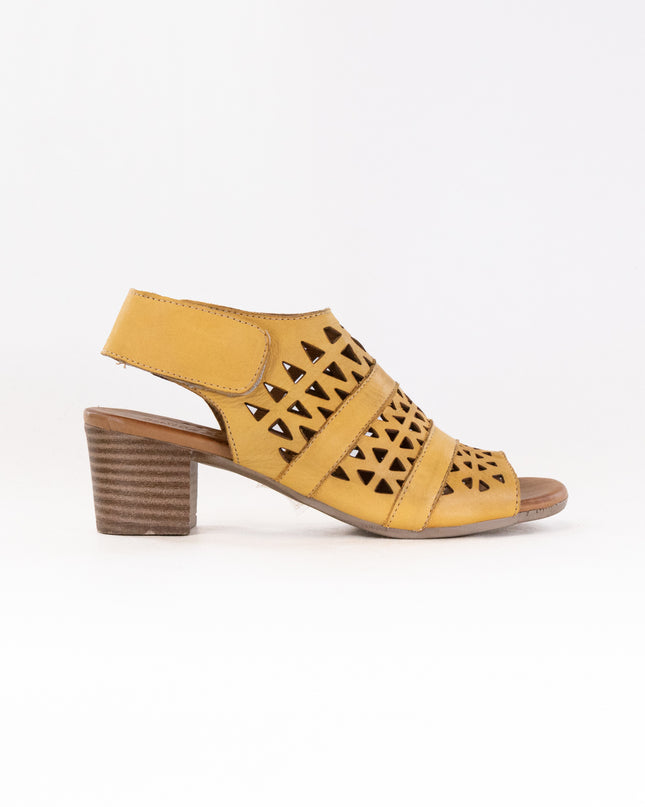 Spring Step Dorotha (Women's) - Yellow