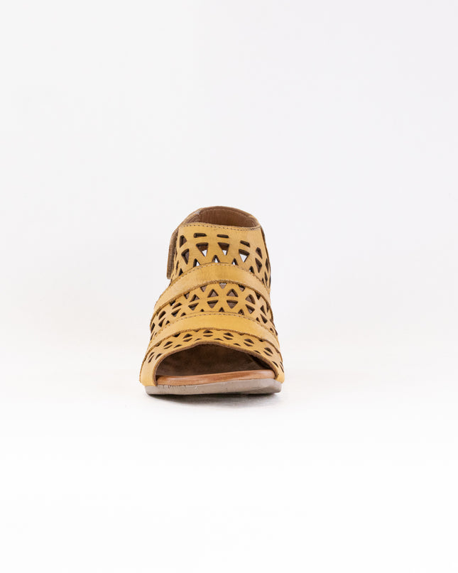 Spring Step Dorotha (Women's) - Yellow