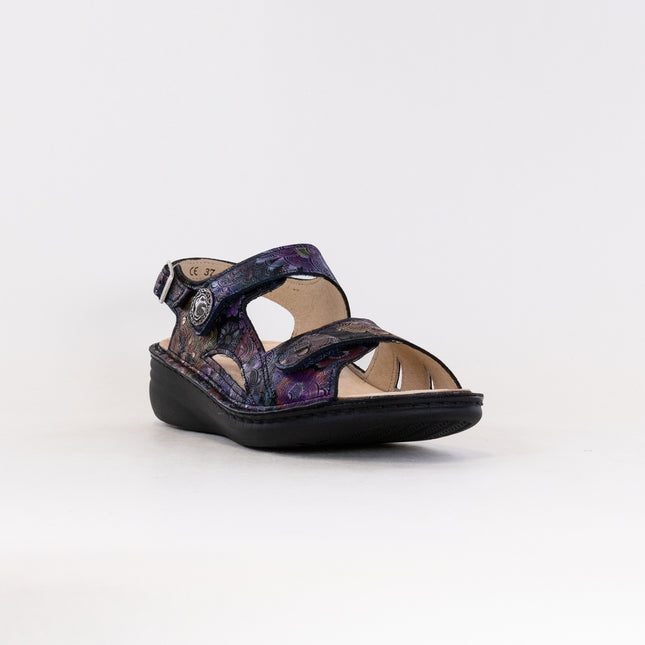 Finn Comfort Barbuda (Women's) - Irpino Dark Blue