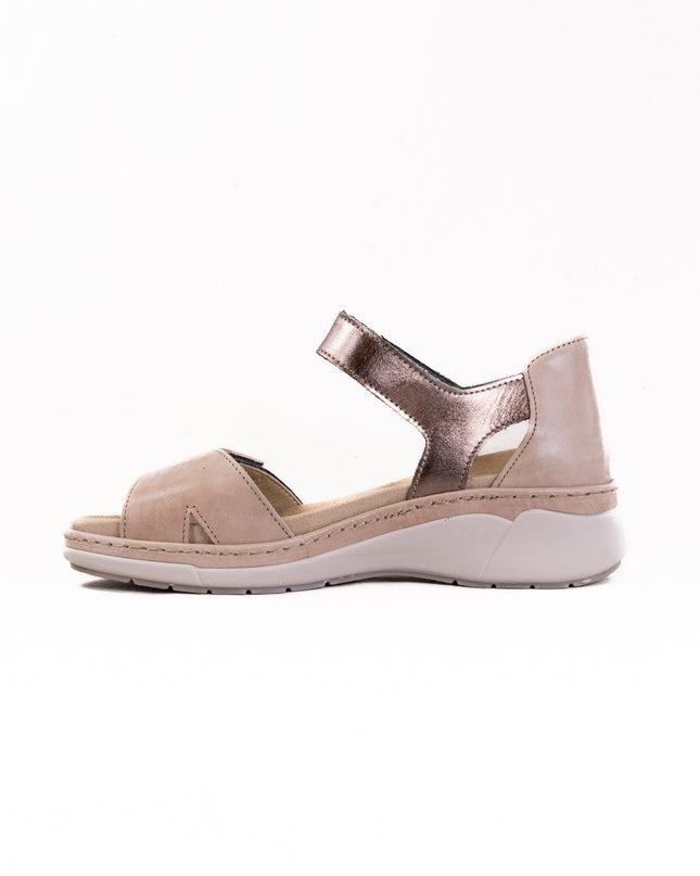 Suave Trofa (Women's) - Sandy/Golden