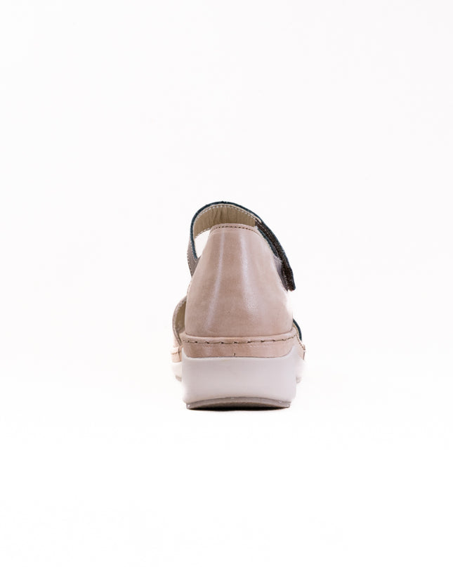 Suave Trofa (Women's) - Sandy/Golden