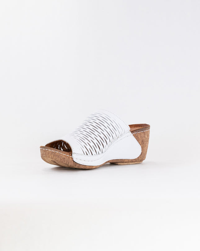 Spring Step Cunacena (Women's) - White