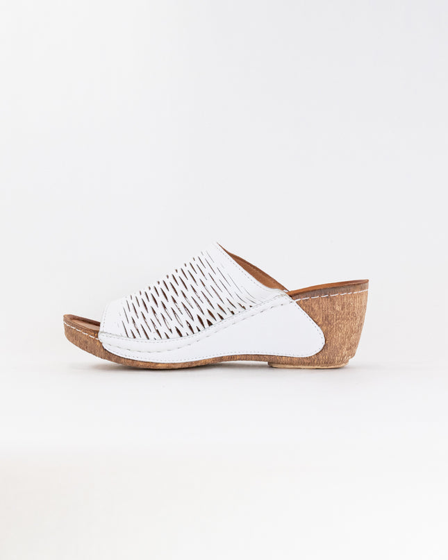 Spring Step Cunacena (Women's) - White