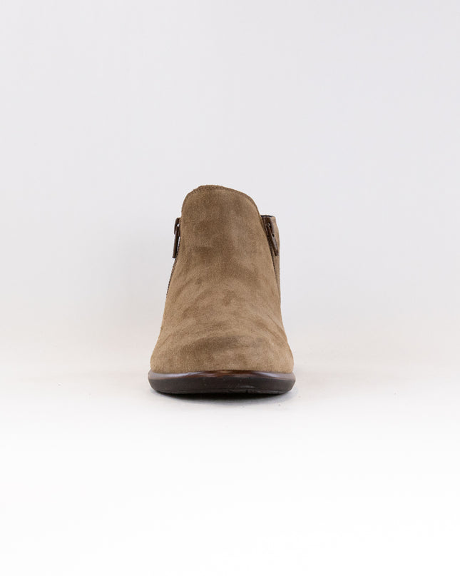 Naot Helm (Women's) - Acorn Suede