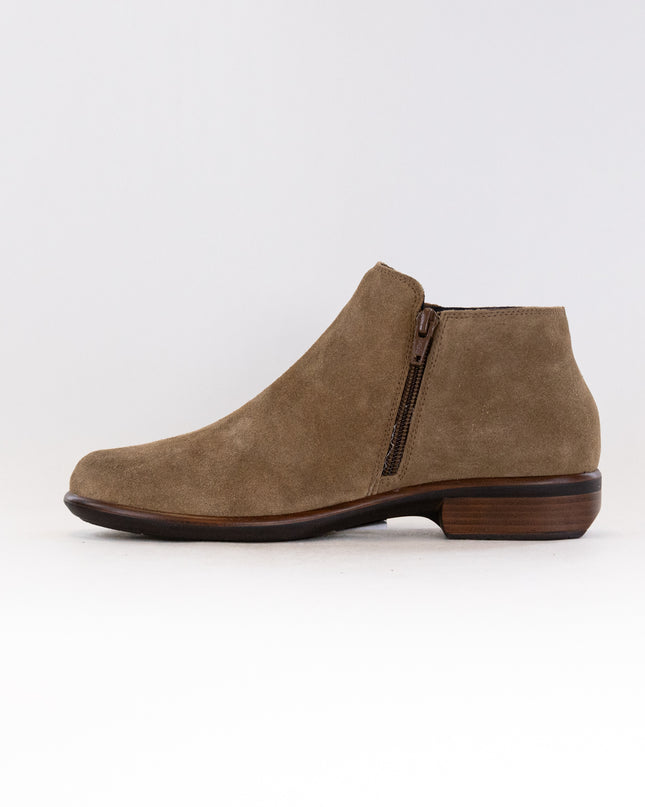 Naot Helm (Women's) - Acorn Suede