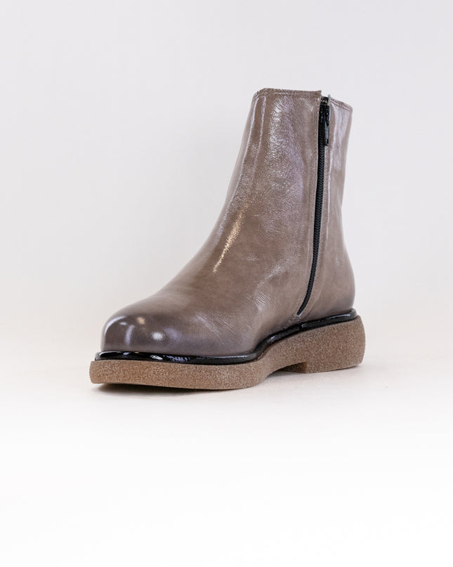 Eric Michael Garda (Women's) - Taupe