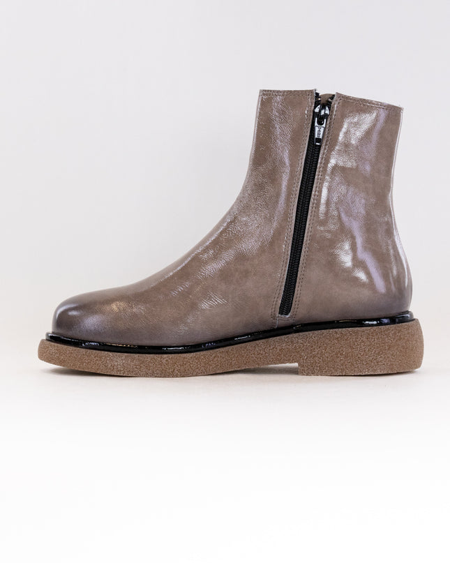 Eric Michael Garda (Women's) - Taupe