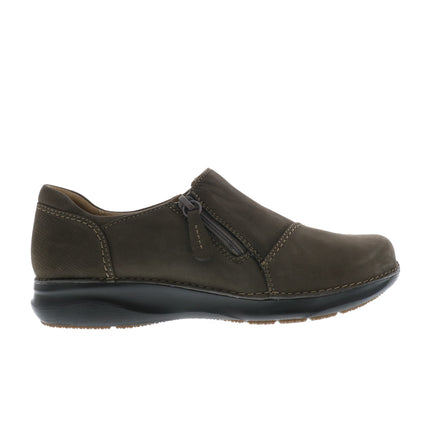 Clarks Appley Zip (Women's) - Taupe Nubuck