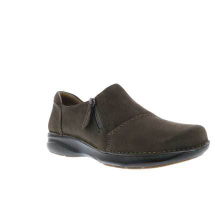 Clarks Appley Zip (Women's) - Taupe Nubuck