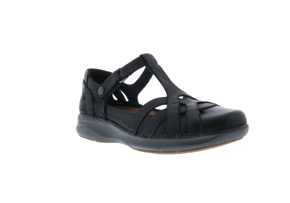Clarks Appley Way (Women's) - Black Leather
