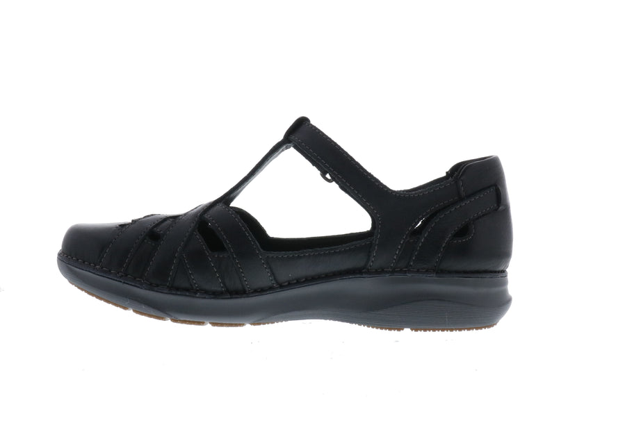 Clarks Appley Way (Women's) - Black Leather