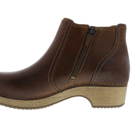 Dansko Barbara (Women's) - Tan Leather