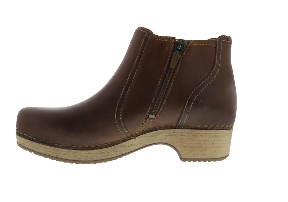 Dansko Barbara (Women's) - Tan Leather
