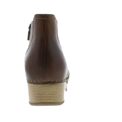 Dansko Barbara (Women's) - Tan Leather