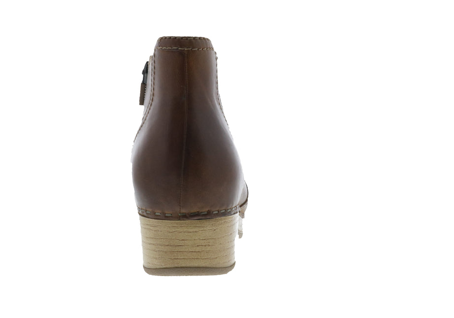Dansko Barbara (Women's) - Tan Leather